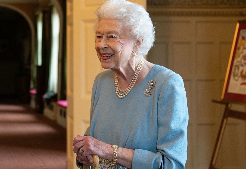 Елизавета II впервые за 59 лет пропустила открытие новой сессии парламента из-за проблем со здоровьем