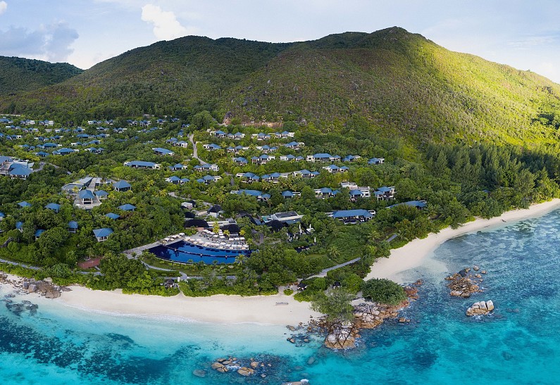 Элегантное обновление вилл тропического курорта Raffles Seychelles
