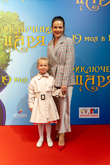 Анна Пескова с дочкой