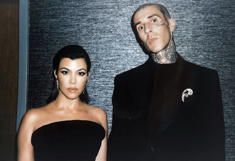 «Долго и счастливо»: Кортни Кардашьян и Трэвис Баркер поженились в третий раз. Фото!