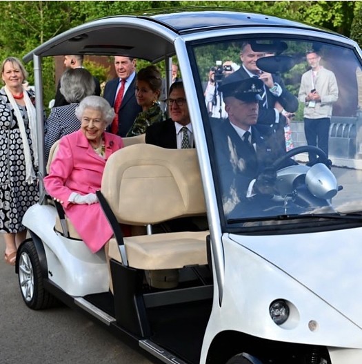 Королева Елизавета II