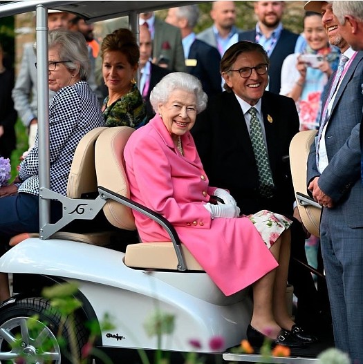 Королева Елизавета II