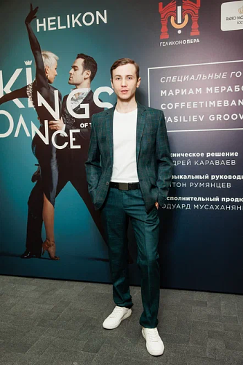 Антон Азаров