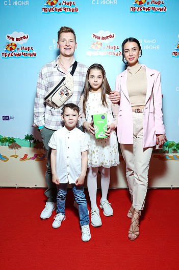 Александр Белькович с семьей