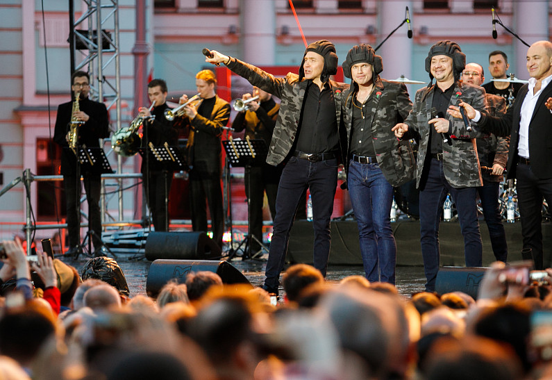 Хор Турецкого & SOPRANO исполнят песни Победы на Белорусском вокзале