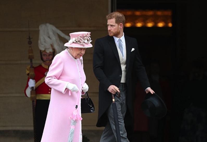Поло дороже бабушки: принц Гарри пропустит празднование юбилея правления Елизаветы II из-за личных интересов