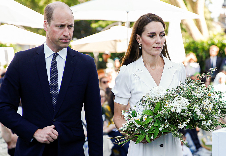 Кейт Миддлтон и принц Уильям посетили службу в Гренфелл-Тауэр в память о погибших в страшном пожаре