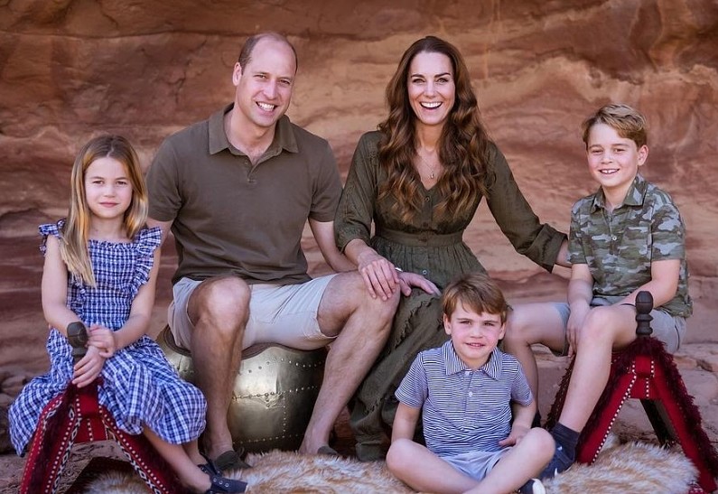 «Счастливы вместе»: принц Уильям и Кейт Миддлтон очаровали поклонников семейным снимком