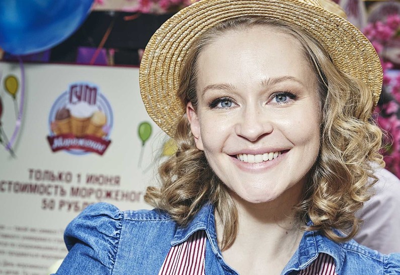 Юлия Пересильд, Марина Александрова, Игорь Верник и другие звезды отметили День мороженого в ГУМе