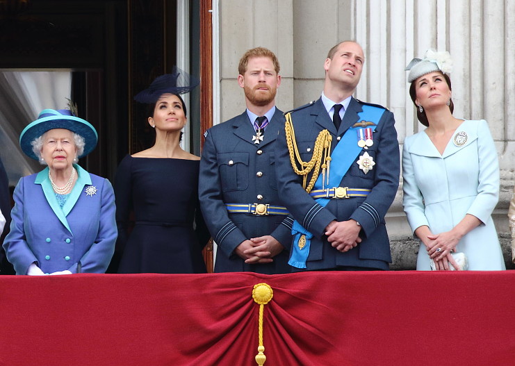 Королева Елизавета II, Меган Маркл, принц Гарри, принц Уильям, Кейт Миддлтон