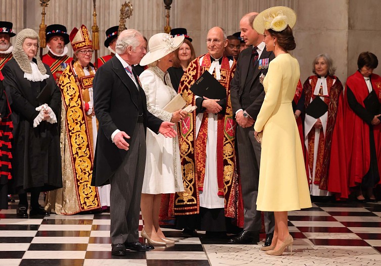 Принц Чарльз с супругой Камиллой, принц Уильям, Кейт Миддлтон