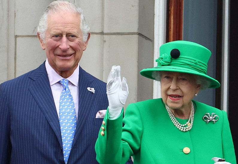 Как прошла первая встреча принца Чарльза c его внучкой Лилибет? Рассказываем!