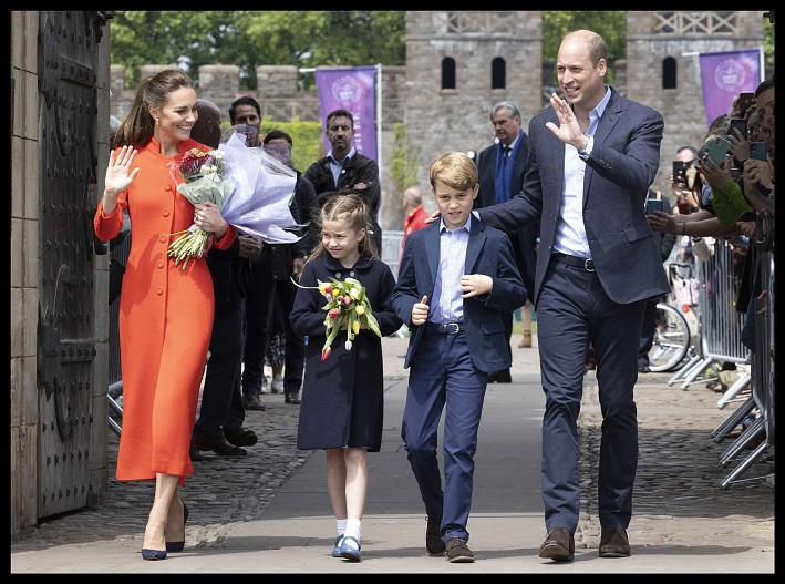Кейт Миддлтон и принц Уильям с детьми