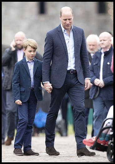 Принц Уильям с принцем Джорджем