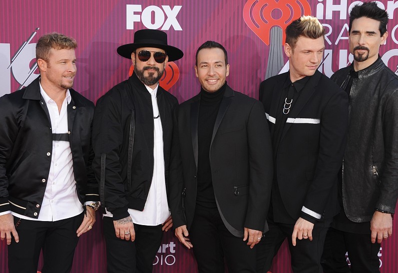 Backstreet Boys удивили фанатов, выступив на сцене вместе со своими маленькими детьми