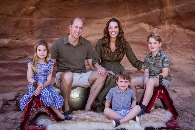 Принц Уильям и Кейт Миддлтон со своими детьми