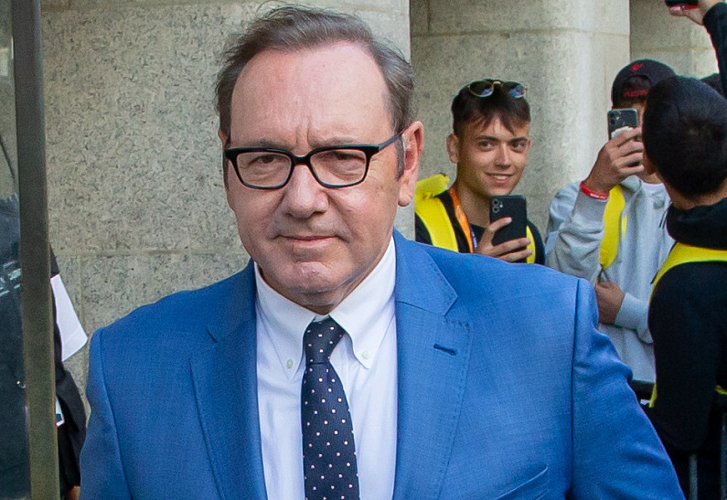 Кевин Спейси отказался признавать свою вину по делу о домогательствах в отношении трех мужчин