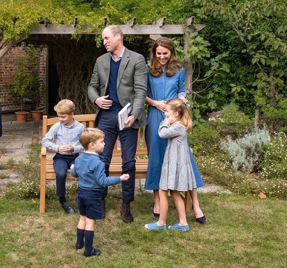 Принц Уильям и Кейт Миддлтон со своими детьми