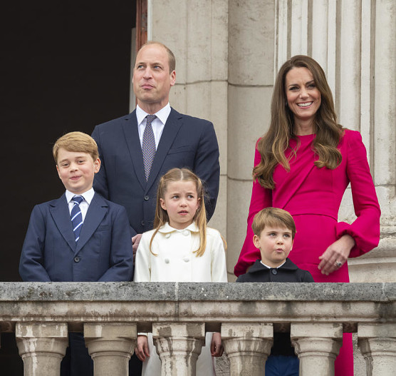 Принц Уильям и Кейт Миддлтон со своими детьми