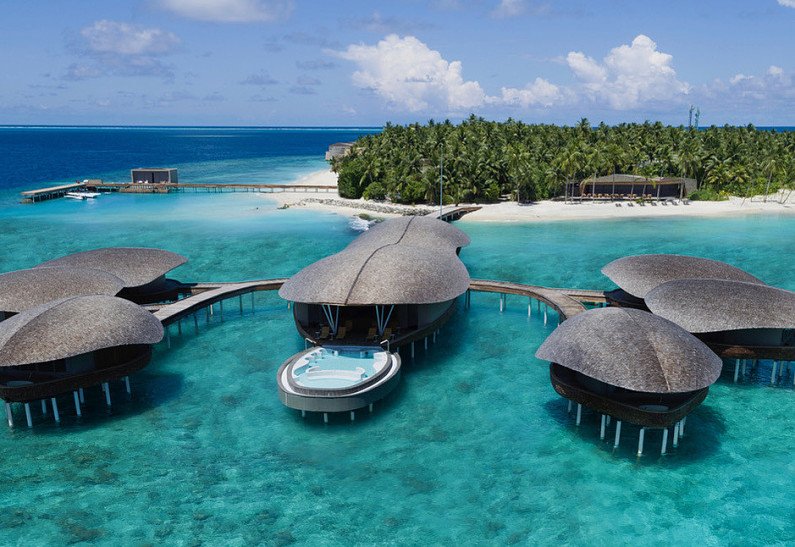 Курорт The St. Regis Maldives Vommuli Resort открылся после реновации