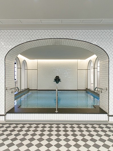 Фонарные бани. Бассейн Мужского Класса