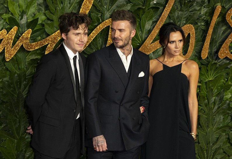 Бекхэмы переживают разлад в отношениях с сыном Бруклином. Подробности конфликта!