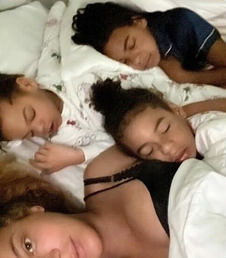 Бейонсе с детьми