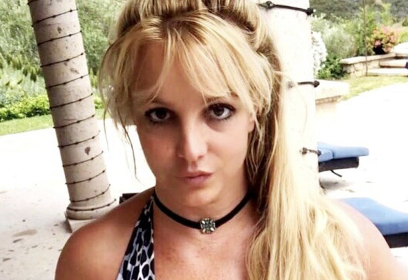 Бритни Спирс пришлось отложить выход своей книги. И вот почему!