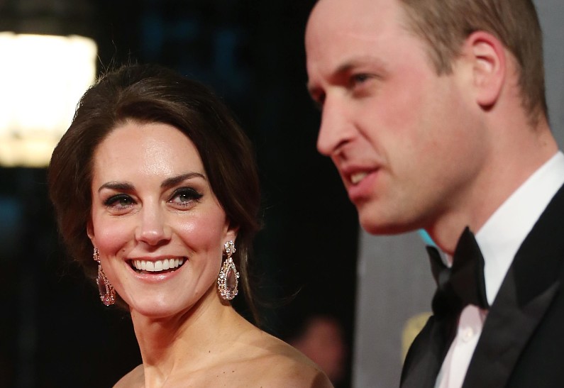 «Намек на тревогу»: эксперт по языку тела сделала неожиданные выводы об отношениях принца Уильяма и Кейт Миддлтон