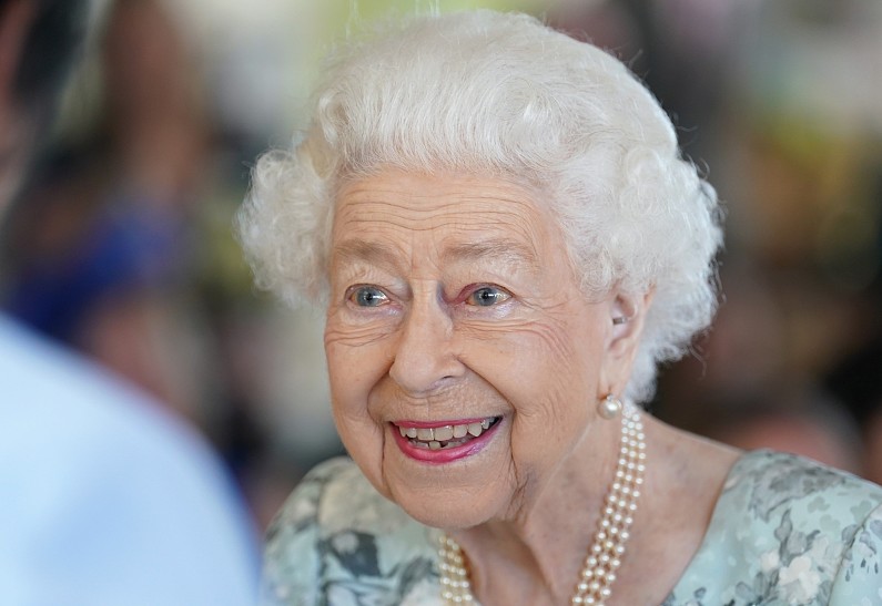 Елизавета II испытывает новые проблемы со здоровьем в преддверии возвращения принца Гарри и Меган Маркл в Великобританию