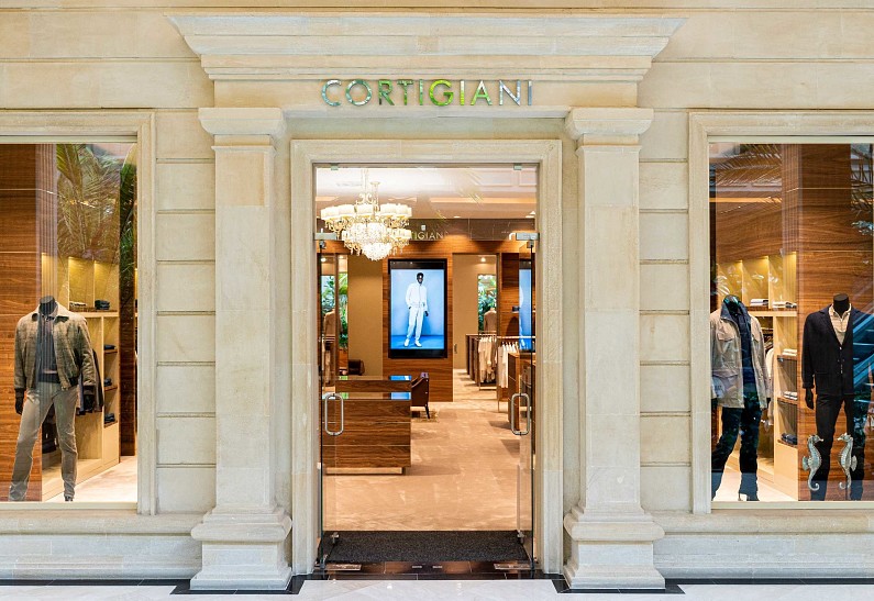 В «Крокус Сити Молле» открылся обновленный бутик итальянского мужского бренда Cortigiani