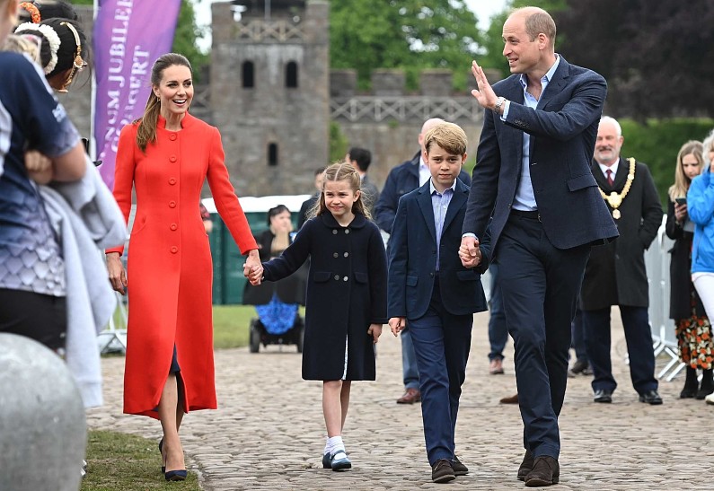 Родители одноклассников детей принца Уильяма и Кейт Миддлтон негодуют из-за появления королевских наследников