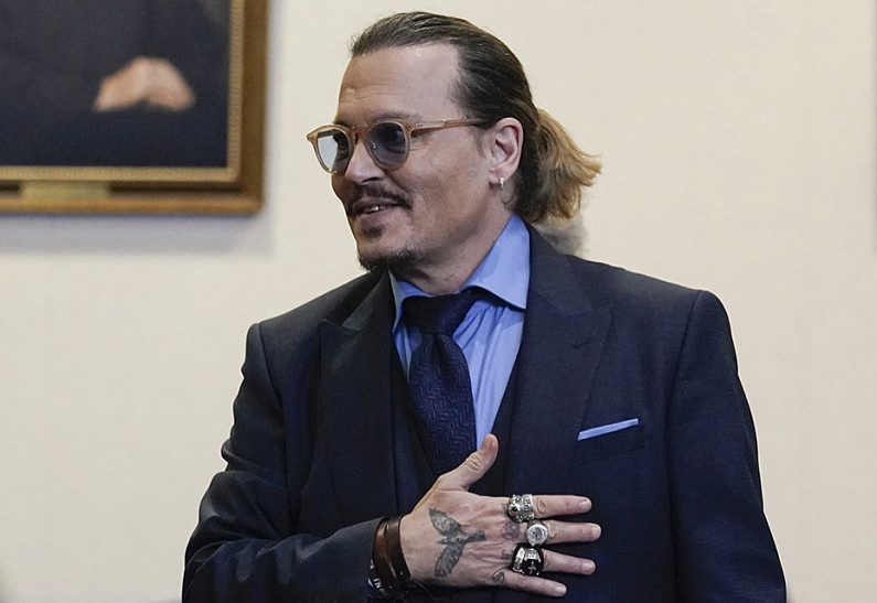 Джонни Депп появился в образе Лунного человека на премии MTV VMA