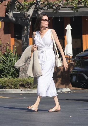 Как изменился стиль Анджелины Джоли после развода с Брэдом Питтом?Рассказываем!