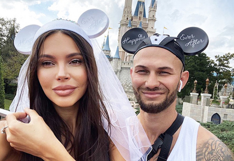 Большая и удобная: что Оксана Самойлова подарила Джигану на день рождения?