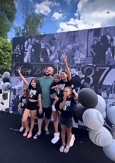 Оксана Самойлова и Джиган с детьми