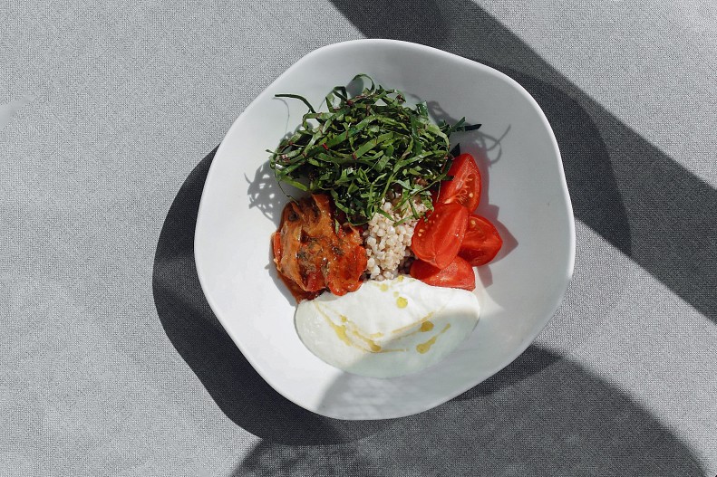 Зеленая гречка, узбекские томаты, лечо, мусс из феты