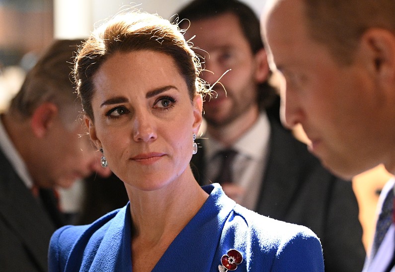 Скандал в королевской семье: принца Уильяма заподозрили в романе с подругой Кейт Миддлтон