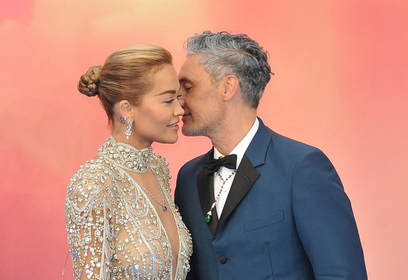 Рита Ора и Тайка Вайтити поженились в Лондоне. Подробности!