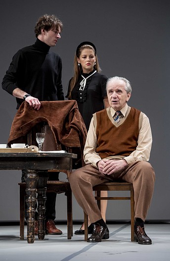 Анна Михайловская и Евгений Стеблов в спектакле&nbsp;«Соло для часов с боем»