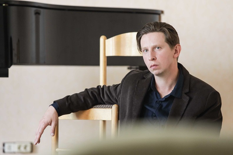 Дмитрий Лысенков