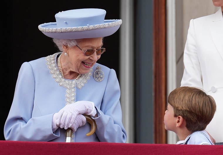 Королева Елизавета II и принц Луи