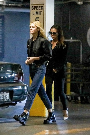 Никола Пельтц и Виктория Бекхэм