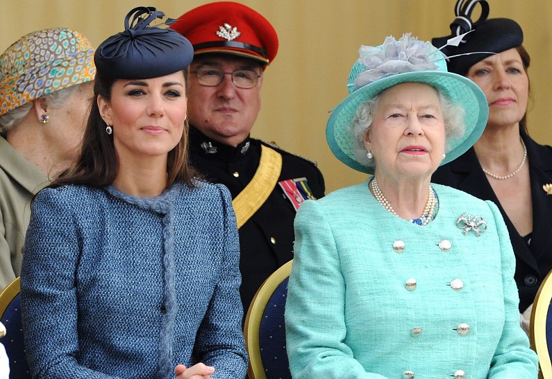 Особые условия: о чём между собой договорились Кейт Миддлтон и Елизавета II (и при чём здесь Меган Маркл)