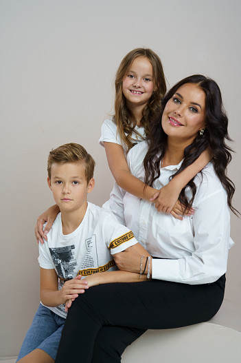 Оксана Фёдорова с детьми