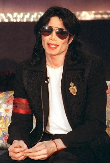 Бывшая жена Майкла Джексона признала себя частично виноватой в его смерти.