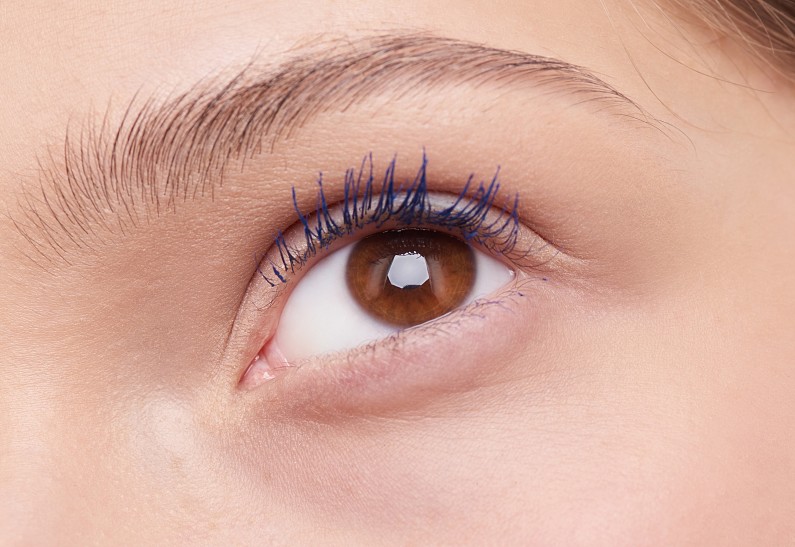 Коррекция нависшего века, «темных кругов» и отеков