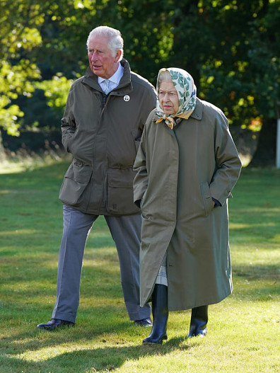Принц Чарльз и Елизавета II 