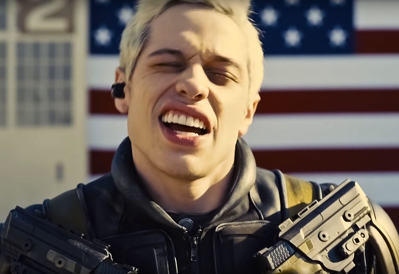 Как ему это удается? Пит Дэвидсон закрутил новый роман с партнершей по фильму Чейз Суи Уандерс после расставания с Эмили Ратаковски