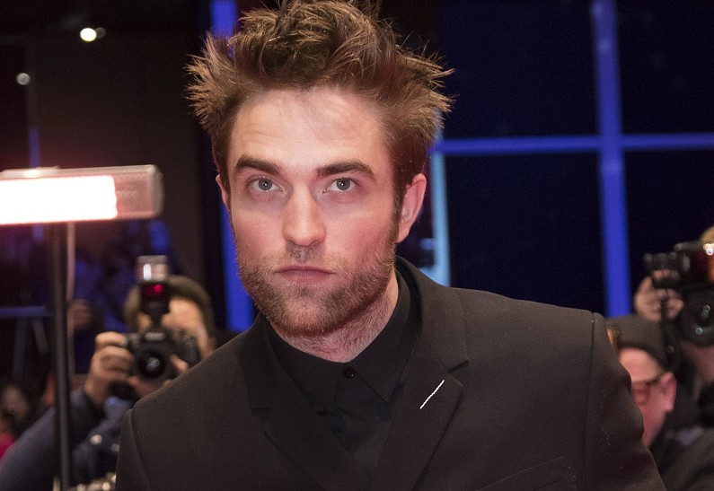«Это странно»: Роберт Паттинсон рассказал, как относится к своему статусу секс-символа